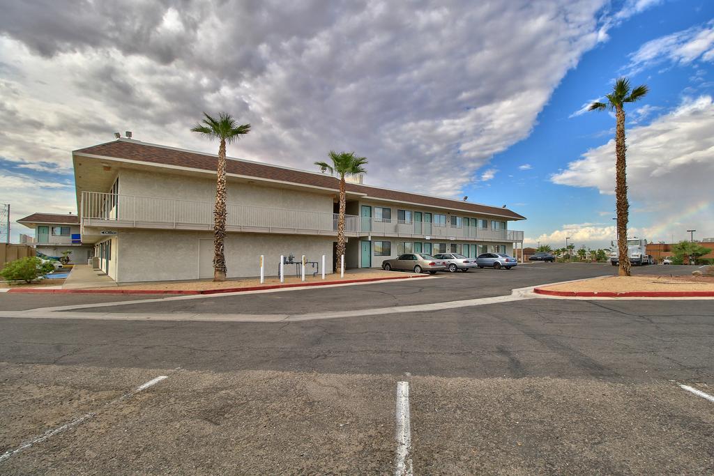 Budgetel Inn & Suites Yuma Extérieur photo