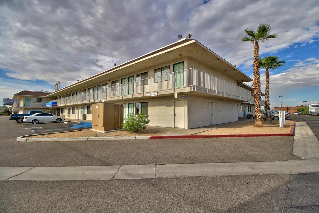 Budgetel Inn & Suites Yuma Extérieur photo