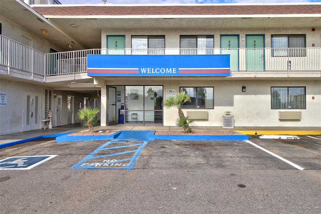 Budgetel Inn & Suites Yuma Extérieur photo