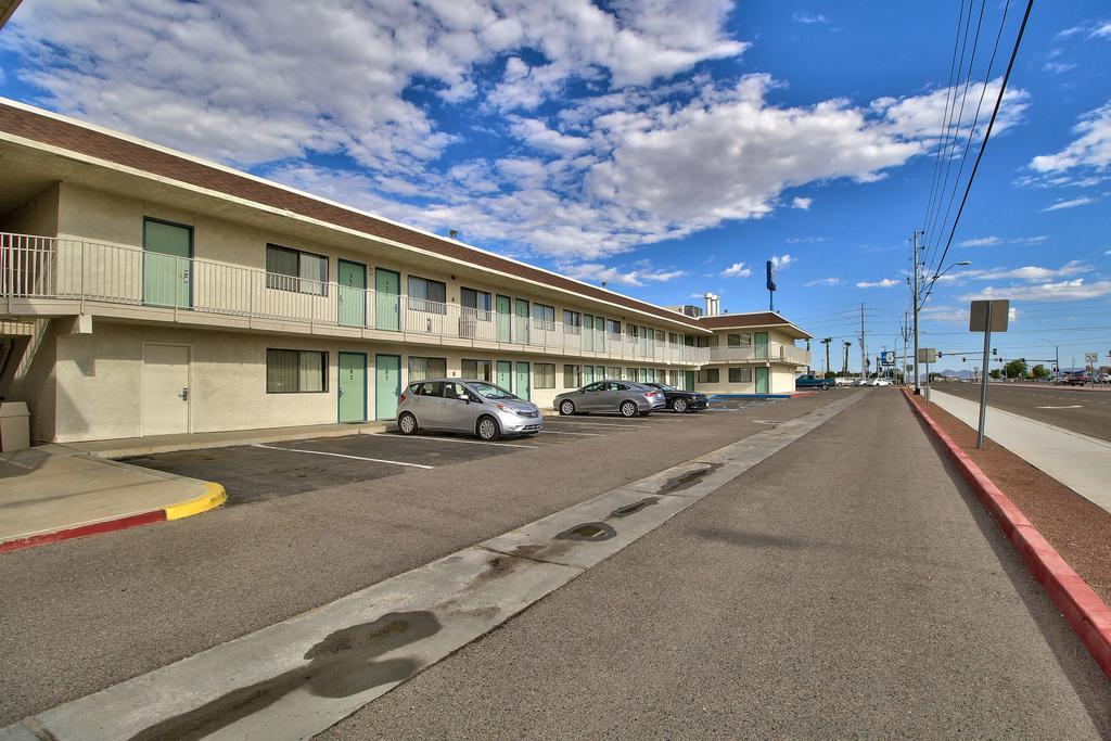 Budgetel Inn & Suites Yuma Extérieur photo