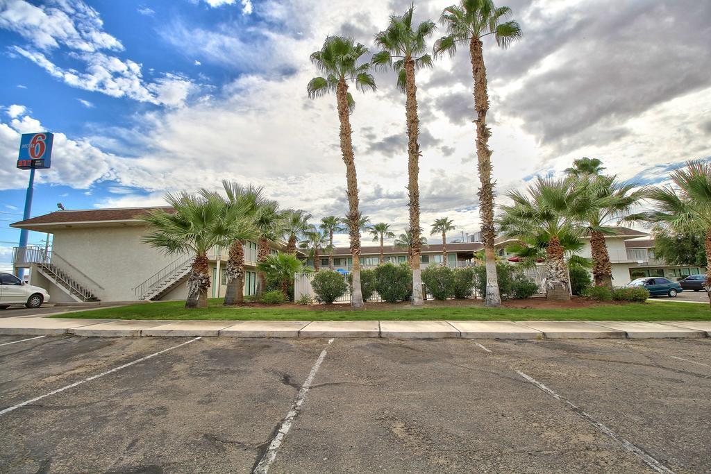 Budgetel Inn & Suites Yuma Extérieur photo
