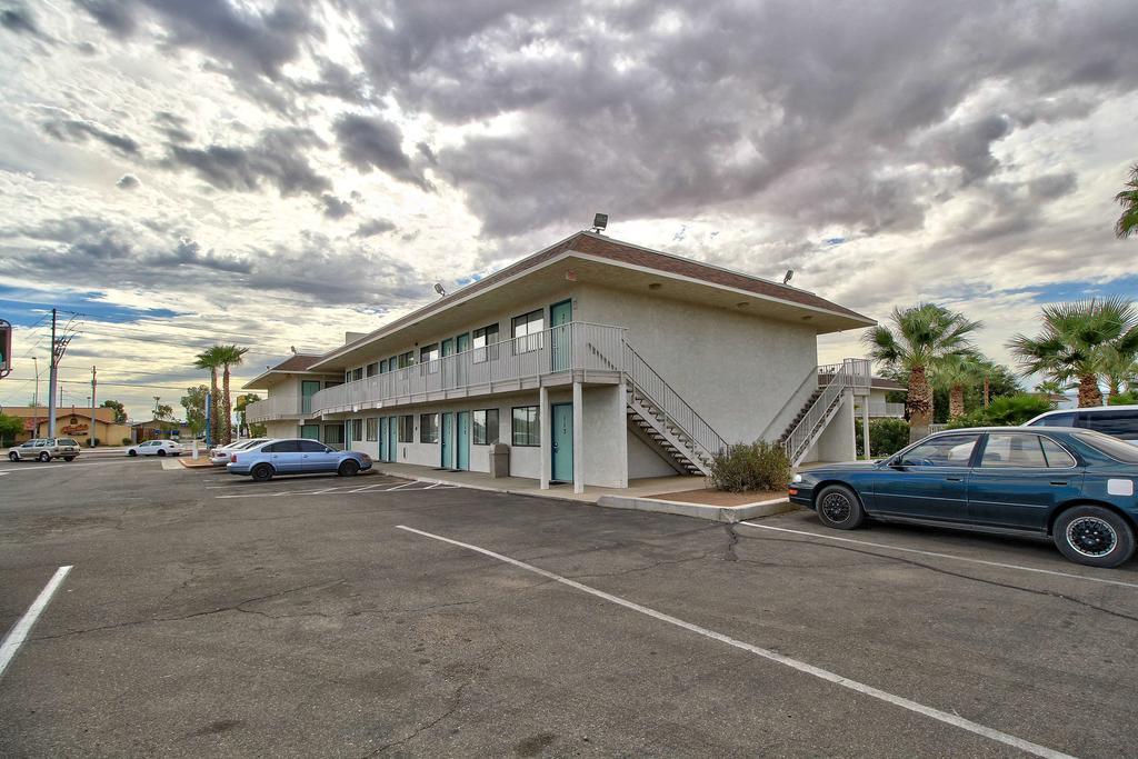 Budgetel Inn & Suites Yuma Extérieur photo